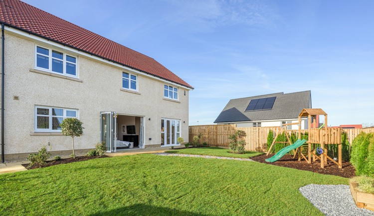 Vb5396208 20250227 Cala Homes Cornhill Village Lewis Exterior Rear 001 3200X1847