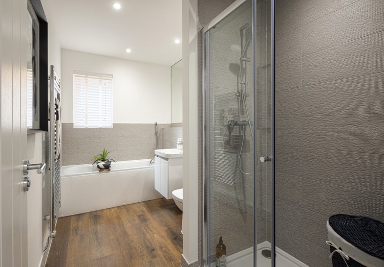 The Whitebeam, Samuel Gardens, Bathroom