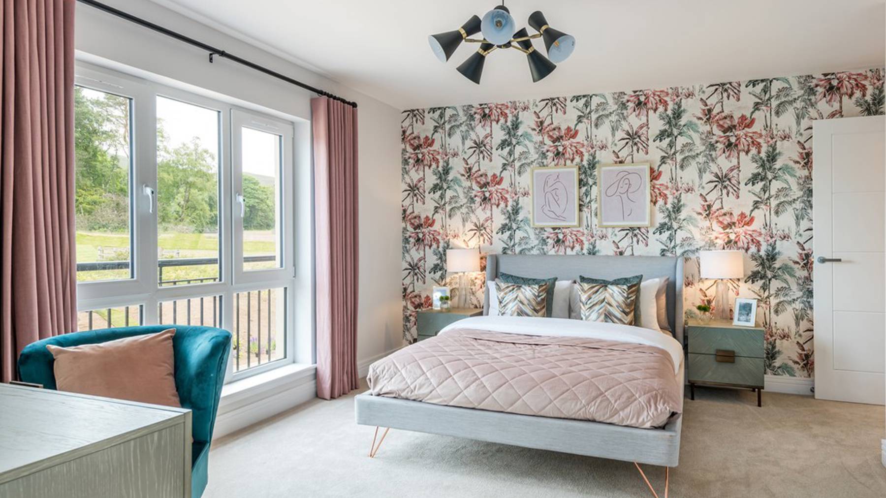 4 bedroom showhome | principal bedroom with en suite and fitted wardrobes