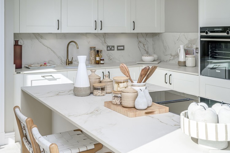Vb5410986 20250324 Cala Homes Ballagan Woods Moncrief Kitchen Family Dining 012 1600X1067