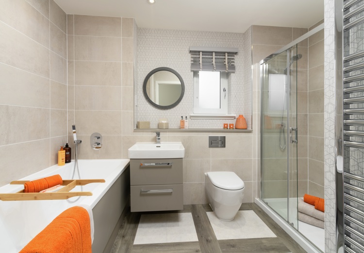 Vb1716166 Kinnaird Lee Cleland Family Bathroom