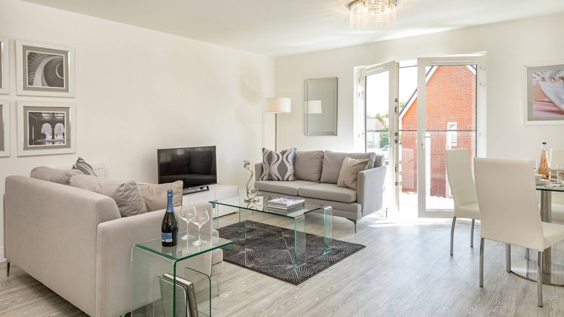 Burwell Apartments FF 2 Bed Netherhall Kitchen Dining