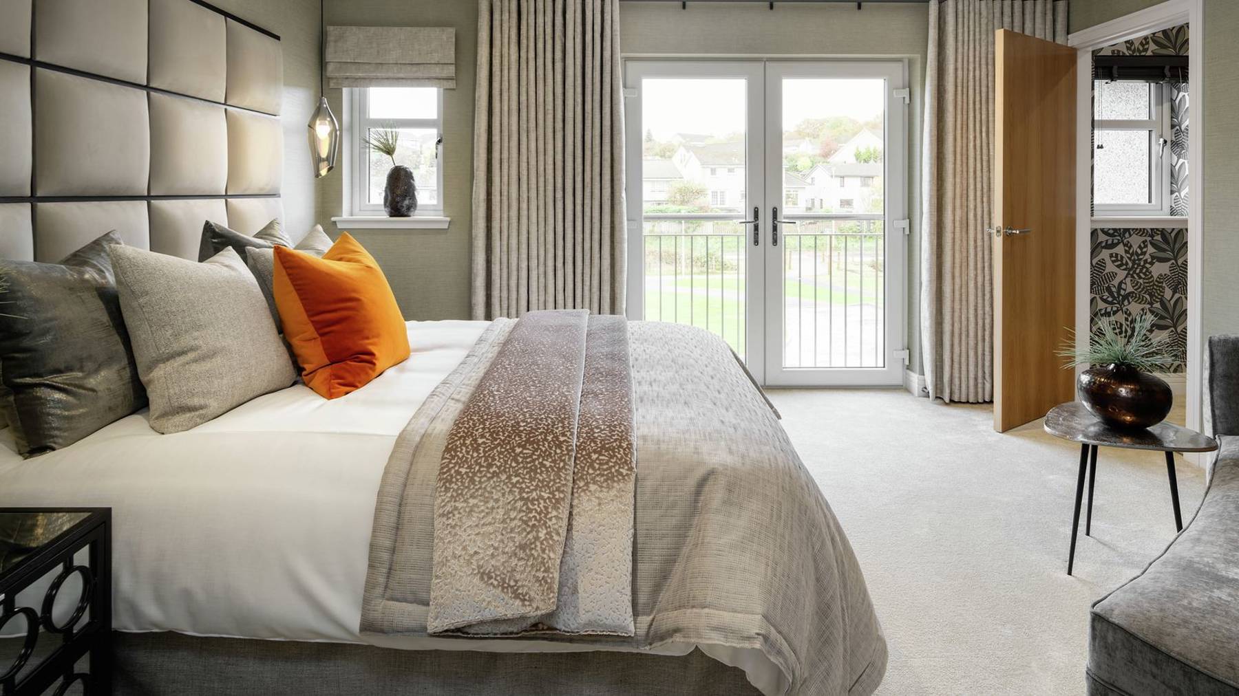 Vb1913276 Cala Cults Fraiarsfield West Kennedy MB From Wardrobe Zacandzac