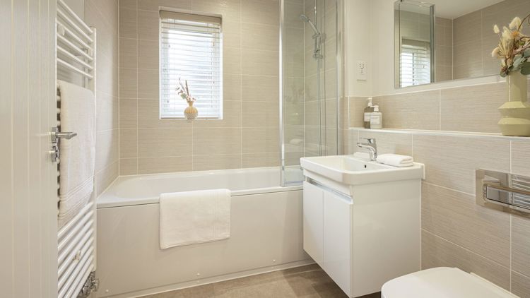 Vb2093899 8864 033 Plot175 CALA At Mowbray Horsham CALA SHC Bathroom
