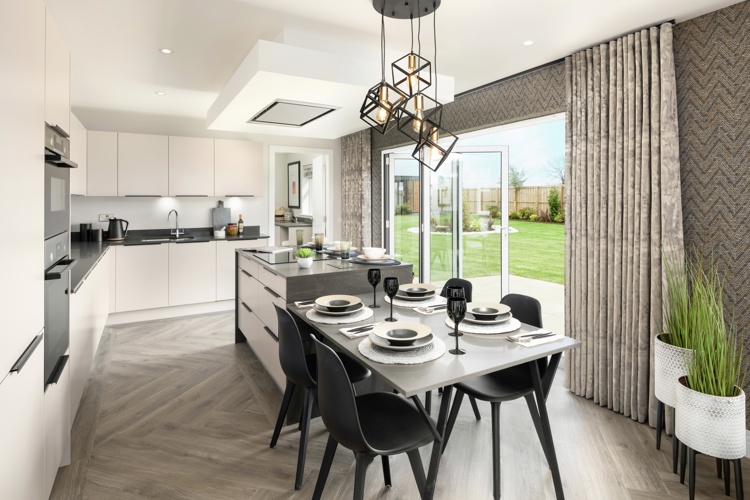 Vb1716169 Kinnaird Lee Cleland Dinning To Kitchen
