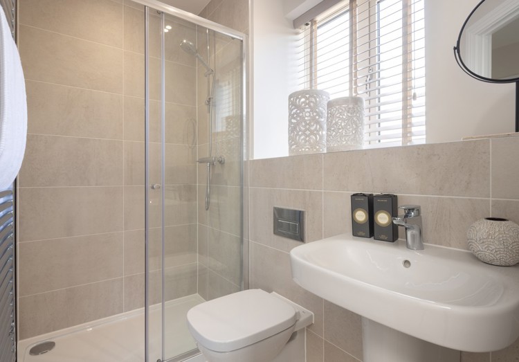 En suite of 4 bedroom house for sale in Crowthorne, Berkshire