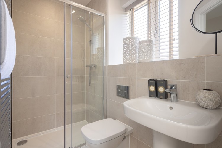 En suite of 4 bedroom house for sale in Crowthorne, Berkshire