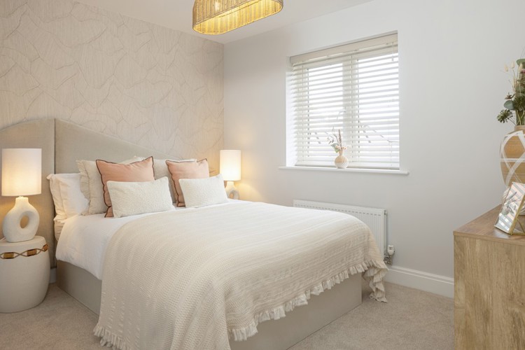 Bedroom of houses for sale in Crowthorne