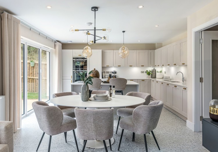 Vb5115588 20240319 Cala Homes Weavers Brae Darroch Kitchen Family Dining 002 1600X989 (1)