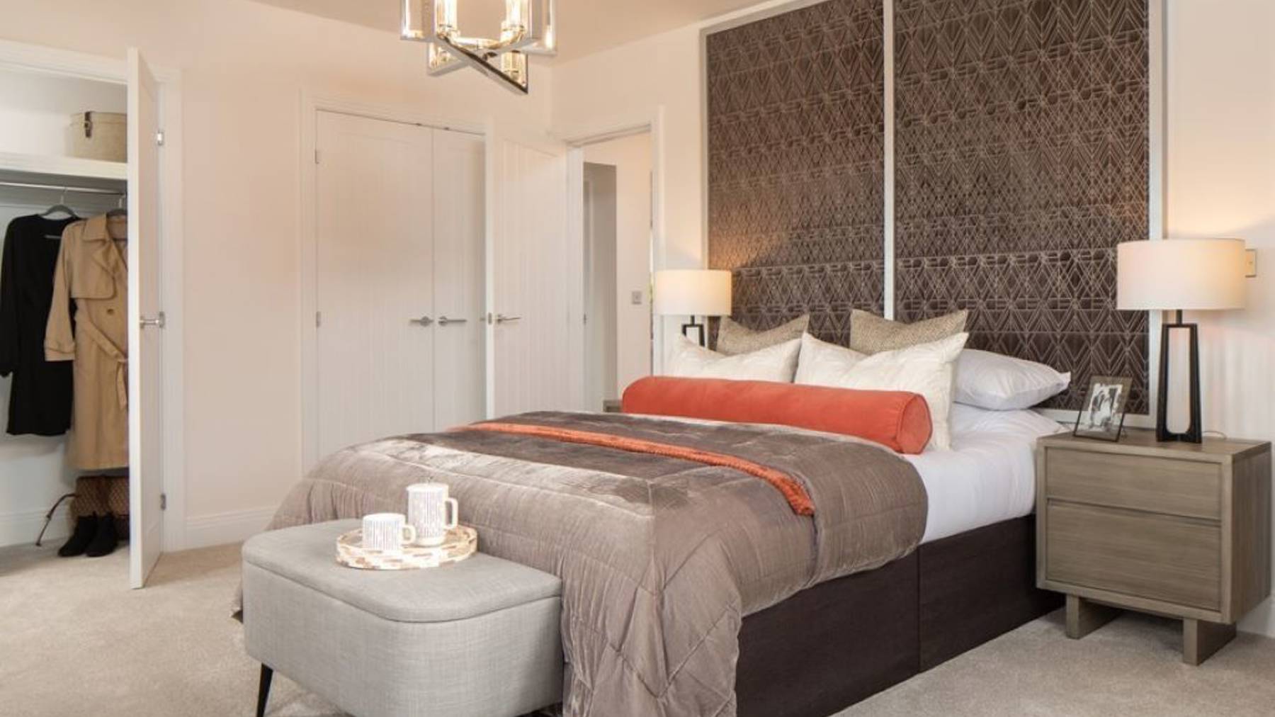 Netherhall Gardens The Hemingford Bedroom1 With En Suite & Double Wardrobe