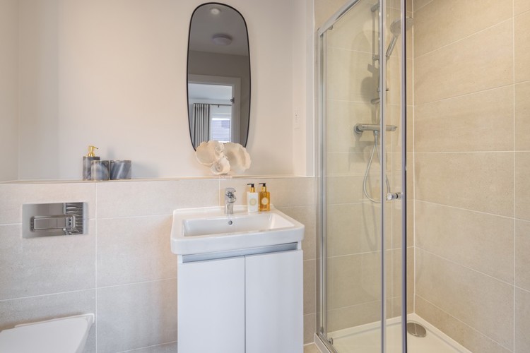 En suite of houses for sale in Crowthorne