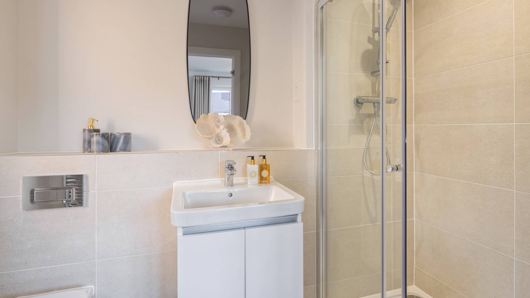 En suite of houses for sale in Crowthorne