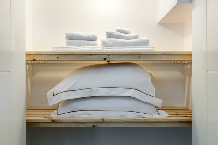 Show Apartment  |  Hall built in storage