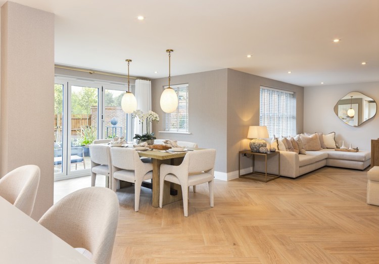 4 bedroom houses for sale in Weybridge