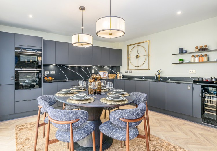5 bedroom showhome | high-spec studio-designed kitchen with integrated appliances