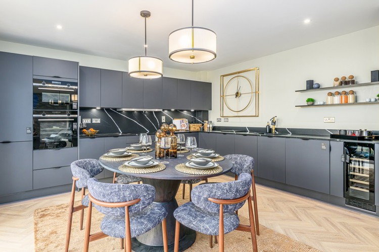 5 bedroom showhome | high-spec studio-designed kitchen with integrated appliances