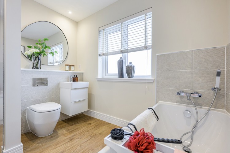 4 bedroom home for sale | family bathroom | Cala Homes 
