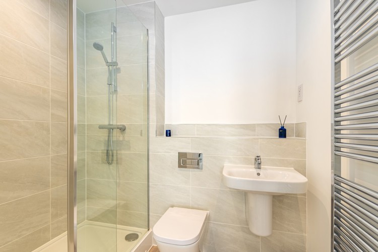 The Elder Ensuite Wivenhoe Gardens