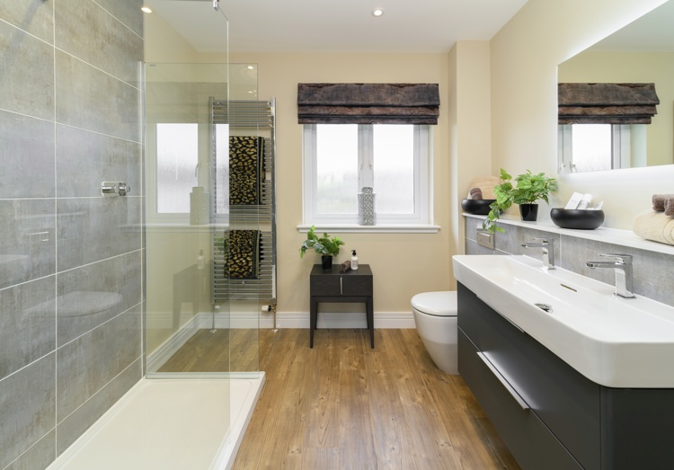 Vb1734162 Linlithgow Macrae MB Ensuite Zacandzac