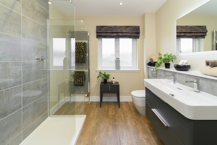 Vb1734162 Linlithgow Macrae MB Ensuite Zacandzac