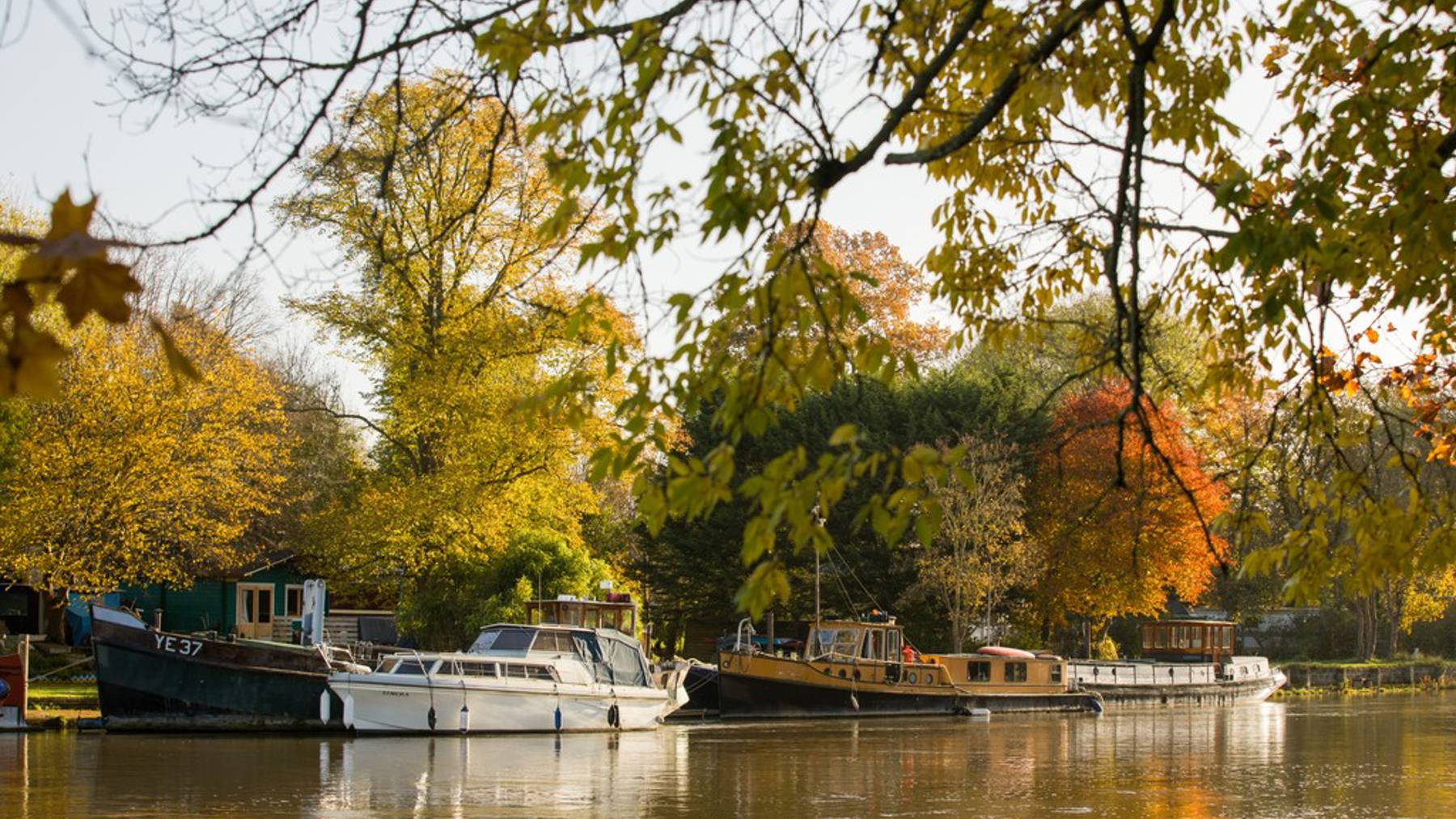 Local area photography for homes for sale in Egham