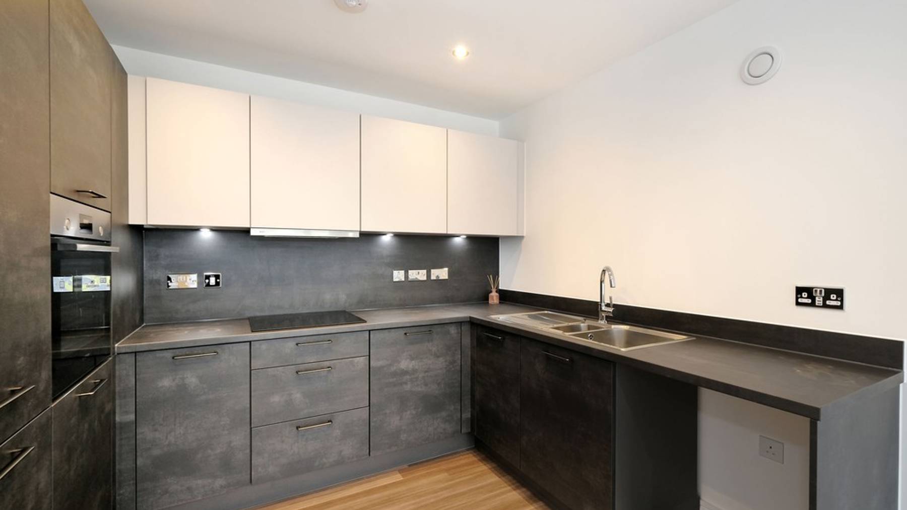 Southbank 1 Bedroom Apartment Persley Den Drive
