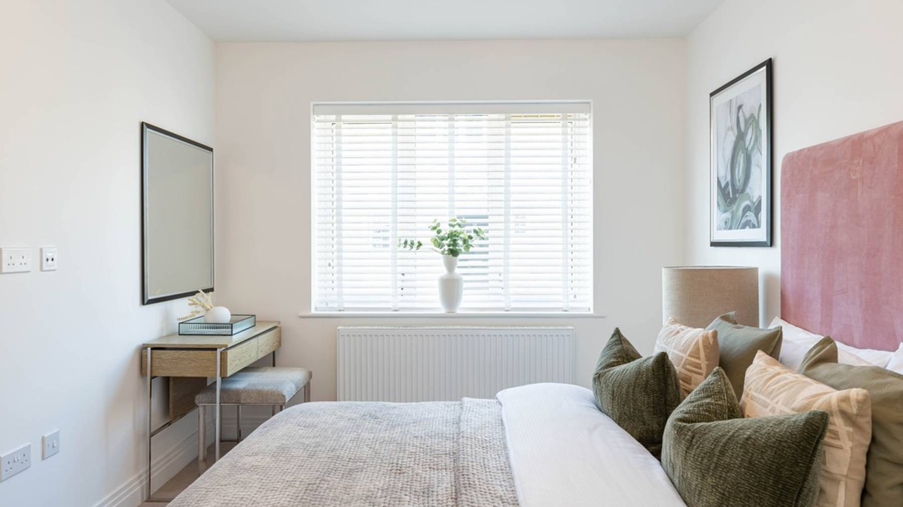 The Whin Bed2 Wivenhoe Gardens