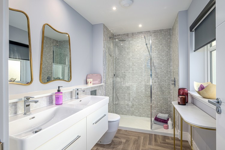 Vb5594894 20251112 Cala Homes Aurs Meadows Darroch Bedroom 1 Ensuite 001 1600X1067