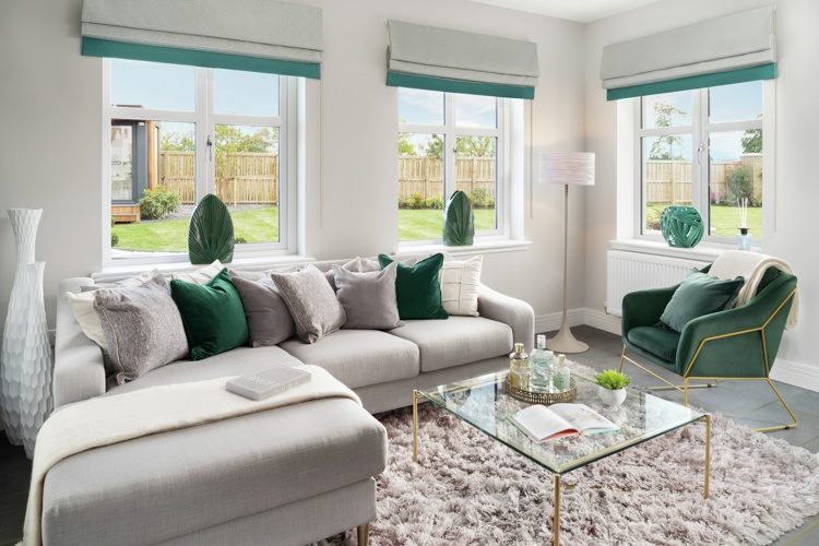 Vb1716200 Kinnaird Lee Kennedy Family Area To Windows