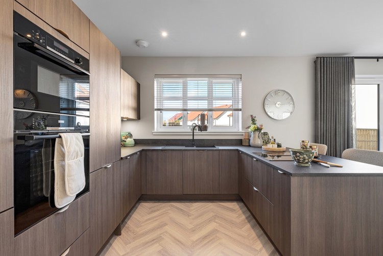 Vb5650438 20260227 Cala Homes Lathallan Grange Evan Kitchen Dining 006 1600X1072
