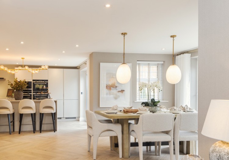 4 bedroom houses for sale in Weybridge