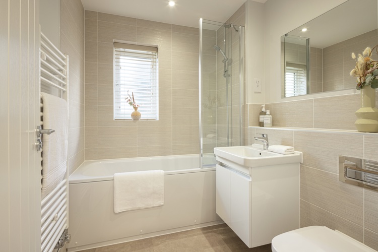 Vb2093899 8864 033 Plot175 CALA At Mowbray Horsham CALA SHC Bathroom[1]