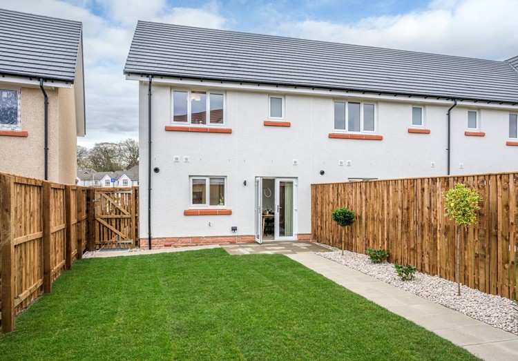 The Allan showhome garden | 3 bedroom homes for sale in Winchburgh