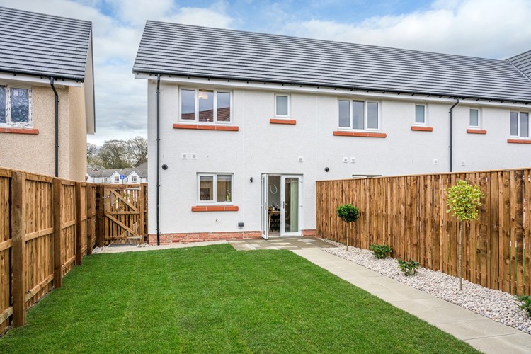 The Allan showhome garden | 3 bedroom homes for sale in Winchburgh