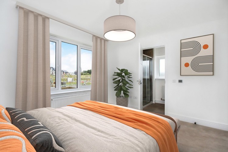 3 bedroom showhome | principal bedroom with en suite and fitted wardrobes