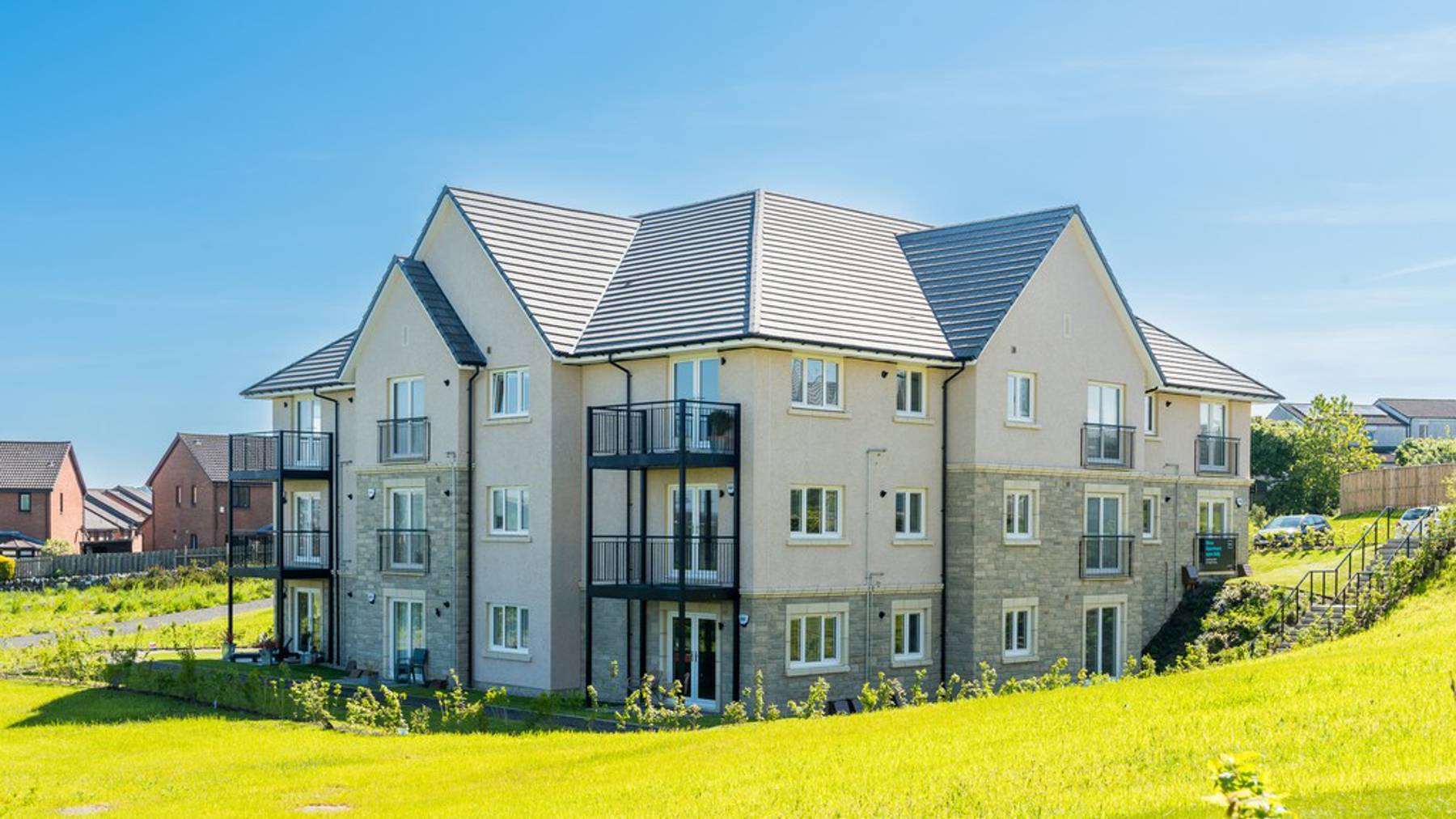 1 & 2 bedroom apartments with allocated parking in South Queensferry | Queensferry Heights apartment external