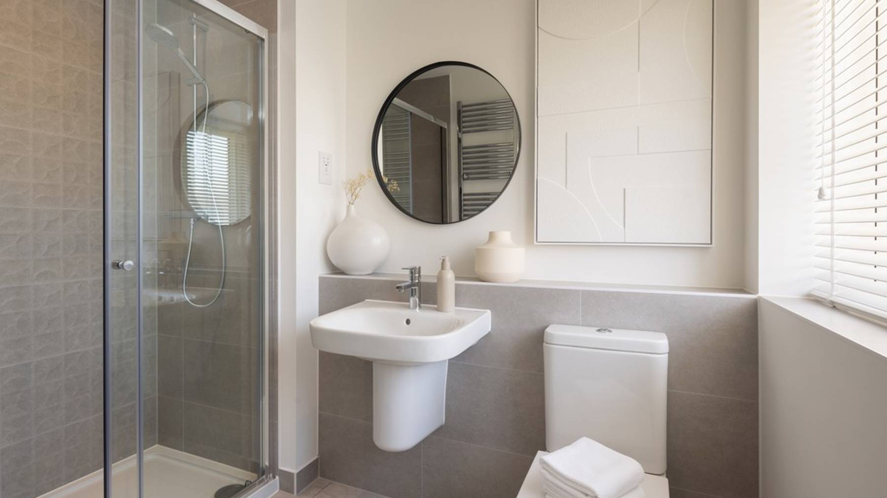 The Whin Ensuite Wivenhoe Gardens