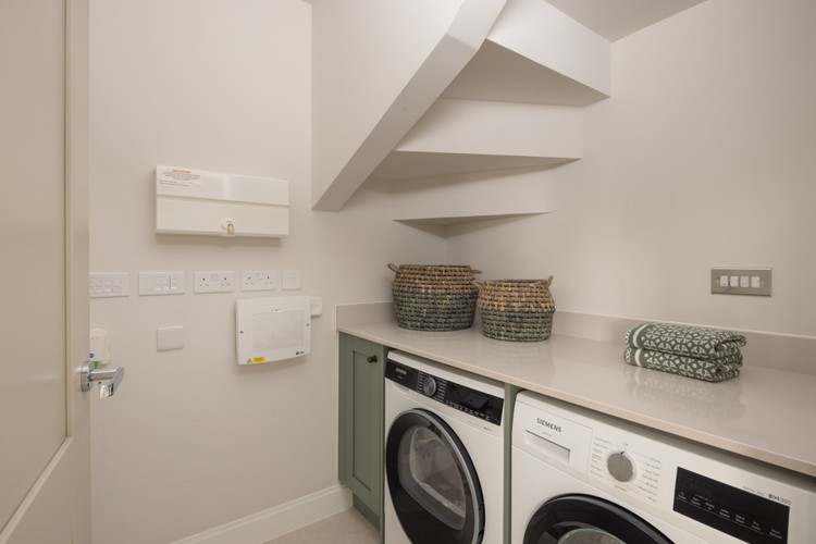 The Orpine Custom 1, Samuel Gardens Utility