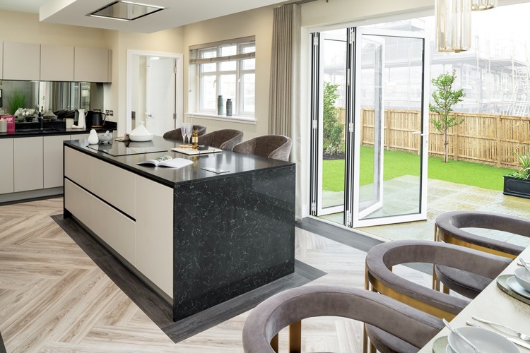 Vb1645943 Moncrief Dining To Kitchen Zacandzac