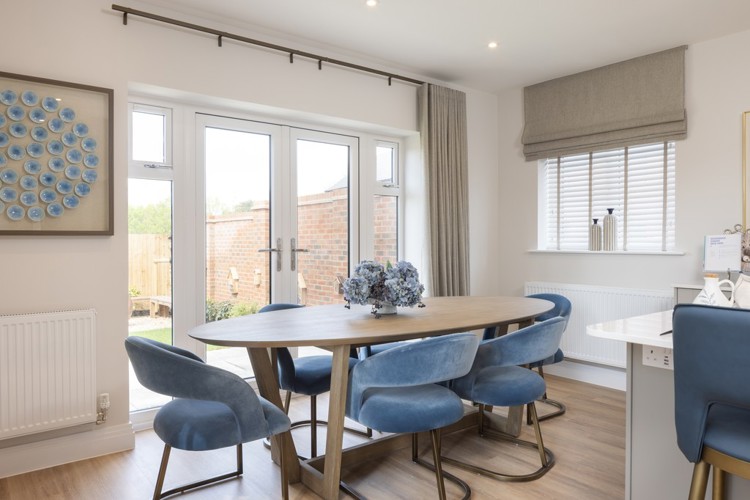 Dining area of 4 bedroom house for sale in Crowthorne, Berkshire