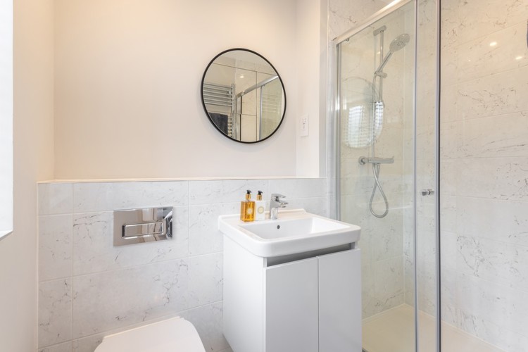 En suite of houses for sale in Crowthorne