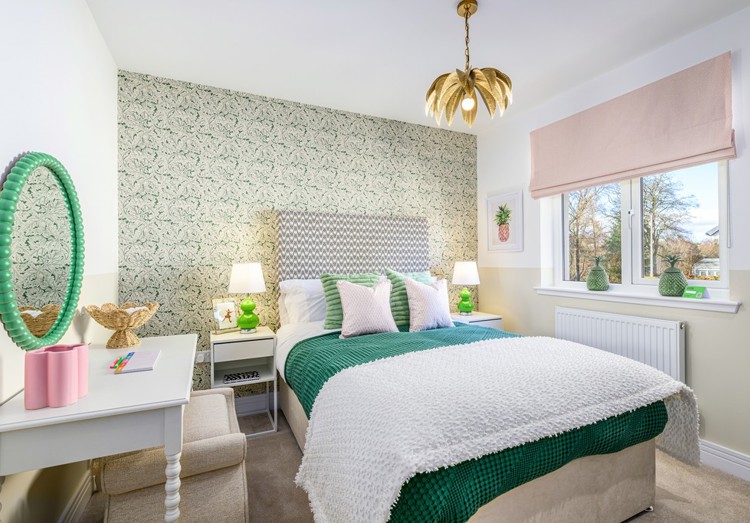 5 bedroom showhome | bedroom with fitted wardrobes and soft neutral décor