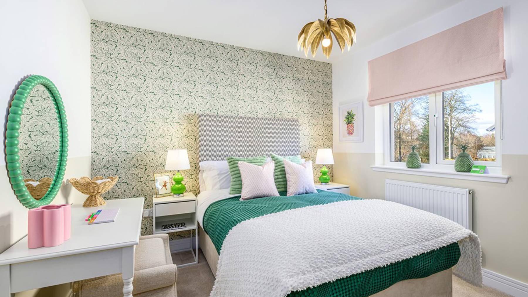 5 bedroom showhome | bedroom with fitted wardrobes and soft neutral décor