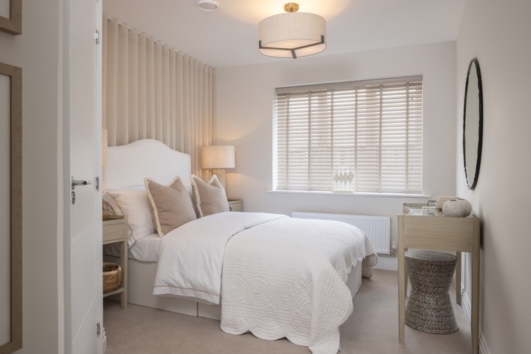 Bedroom of 4 bedroom house for sale in Crowthorne, Berkshire
