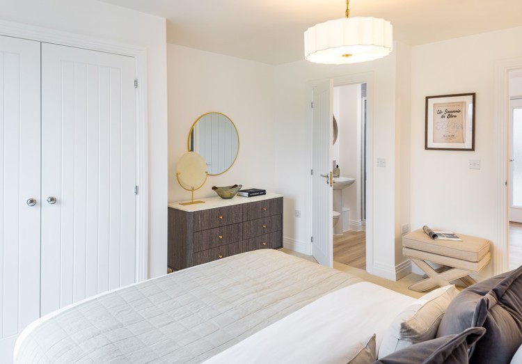 The Sheepley Apartment Bed1 Wardrobe Waterbeach Cambridgeshire