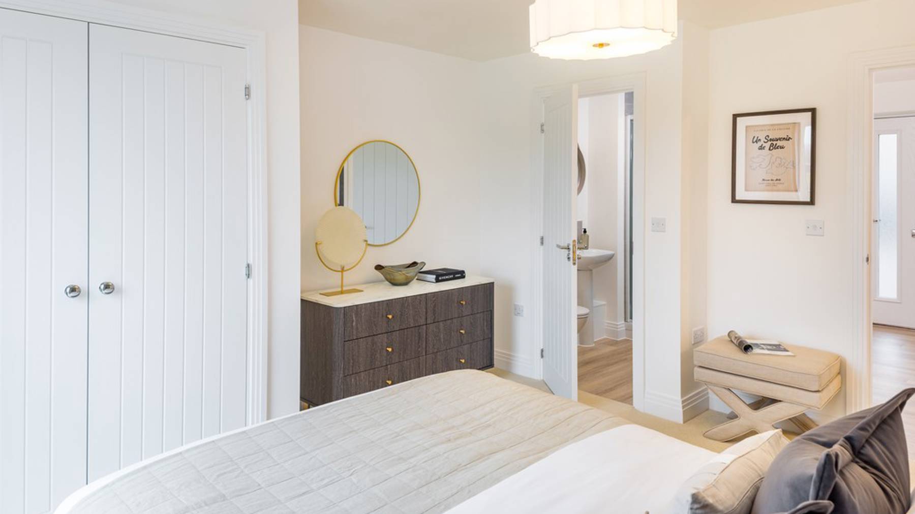 The Sheepley Apartment Bed1 Wardrobe Waterbeach Cambridgeshire