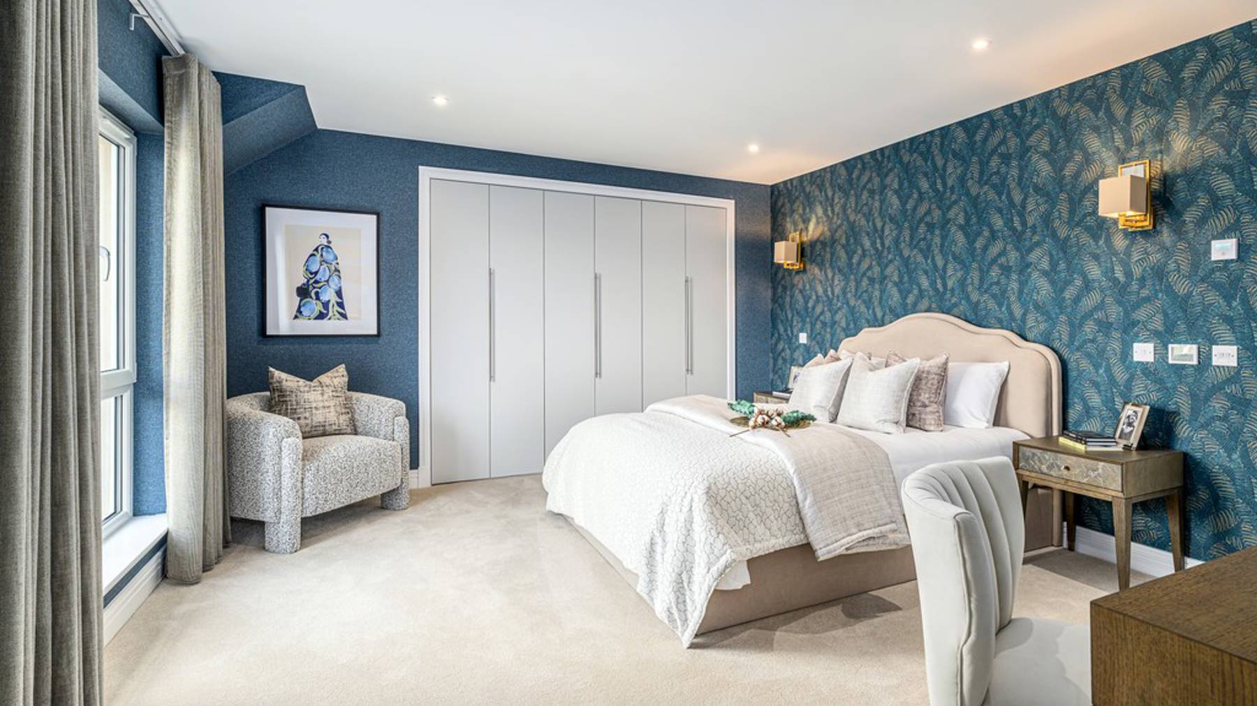 5 bedroom showhome | bedroom with fitted wardrobes and soft neutral décor