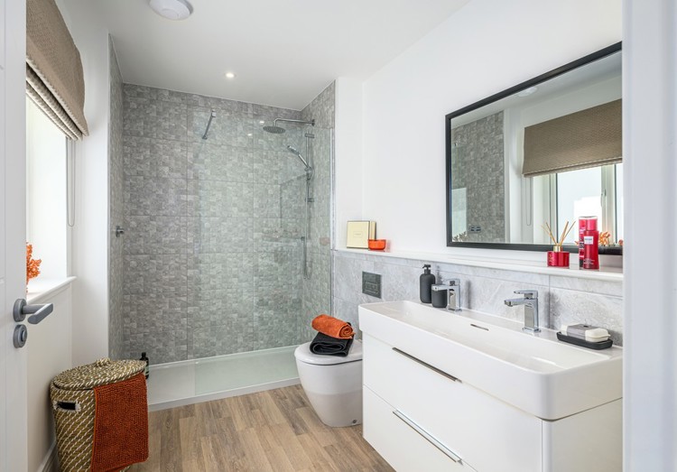 5 bedroom showhome | stylish en suites with chrome fittings and full-height tiling