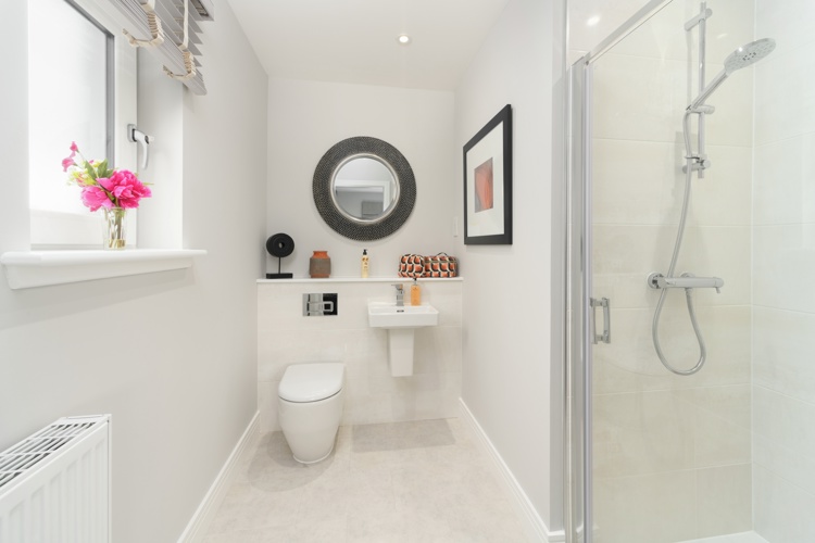 Vb1716165 Kinnaird Lee Cleland Ensuite Bathroom