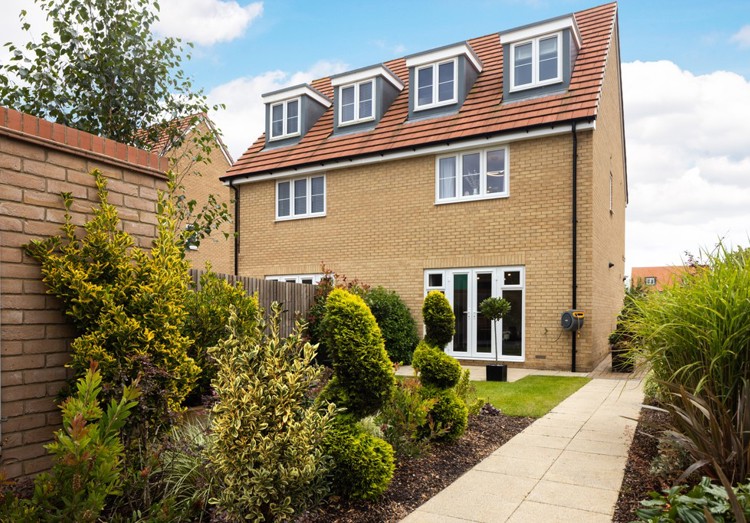 Cala at Hampton Lakes: The Hulsfield - exterior garden